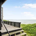 Tatil Evi Welcoming Right Down To The Water Rørvig