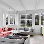 Ferienhaus Welcoming Right Down To The Water *