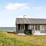 Ferienhaus Welcoming Right Down To The Water