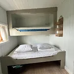 Welcoming Right Down To The Water Tatil Evi *