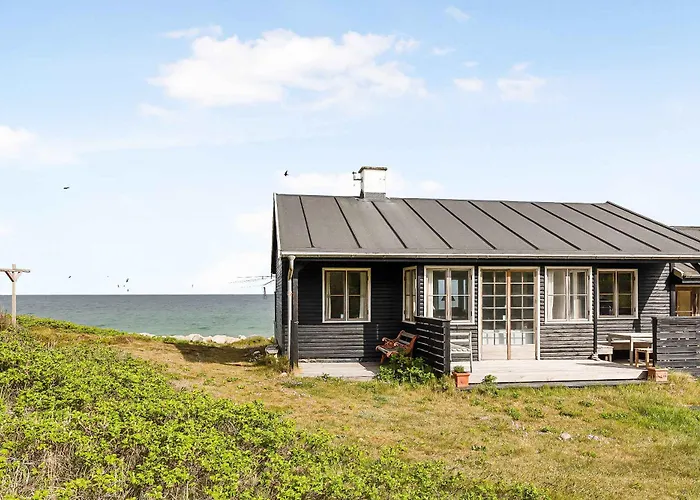 Vakantiehuis Welcoming Right Down To The Water